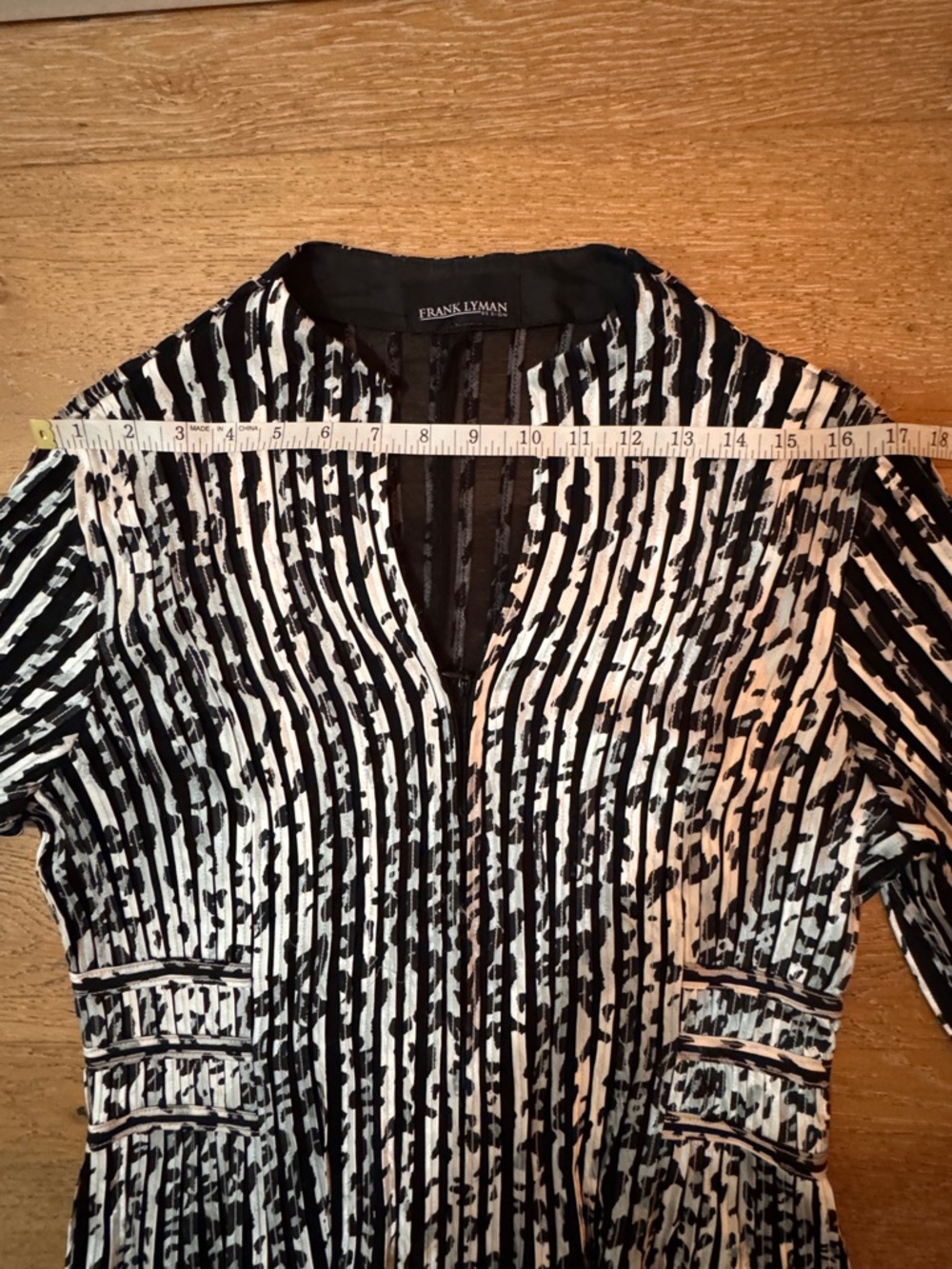Black/White Vertical Print Jacket  Full Zipper 3/4 Sleeve Shutter Pleats Sz M/L - Picture 14 of 16